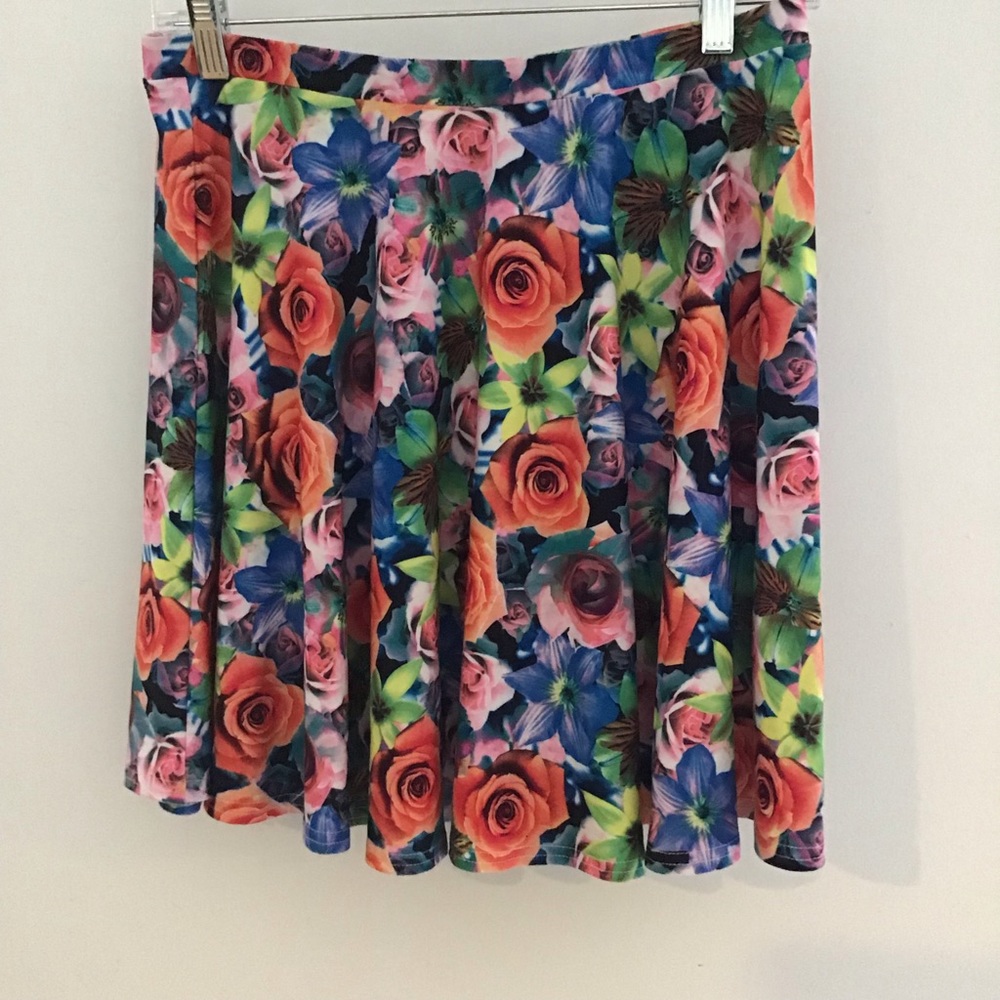 Elastic Waist Short Floral Skirt